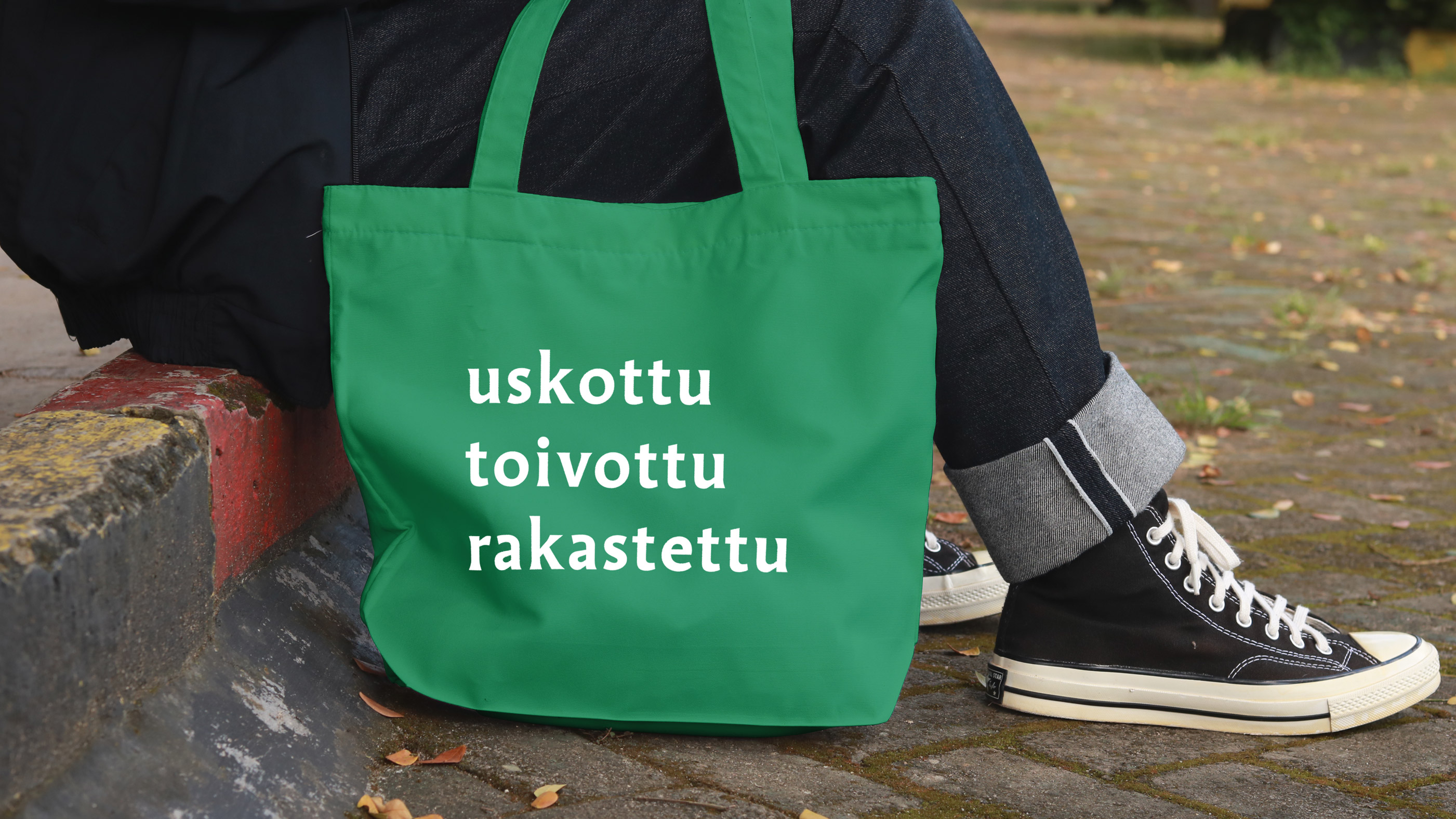 Kuva jossa kassissa lukee uskottu toivottu rakastettu